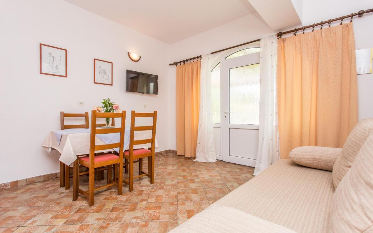Apartments Maja And Sanja บัชกา ภายนอก รูปภาพ